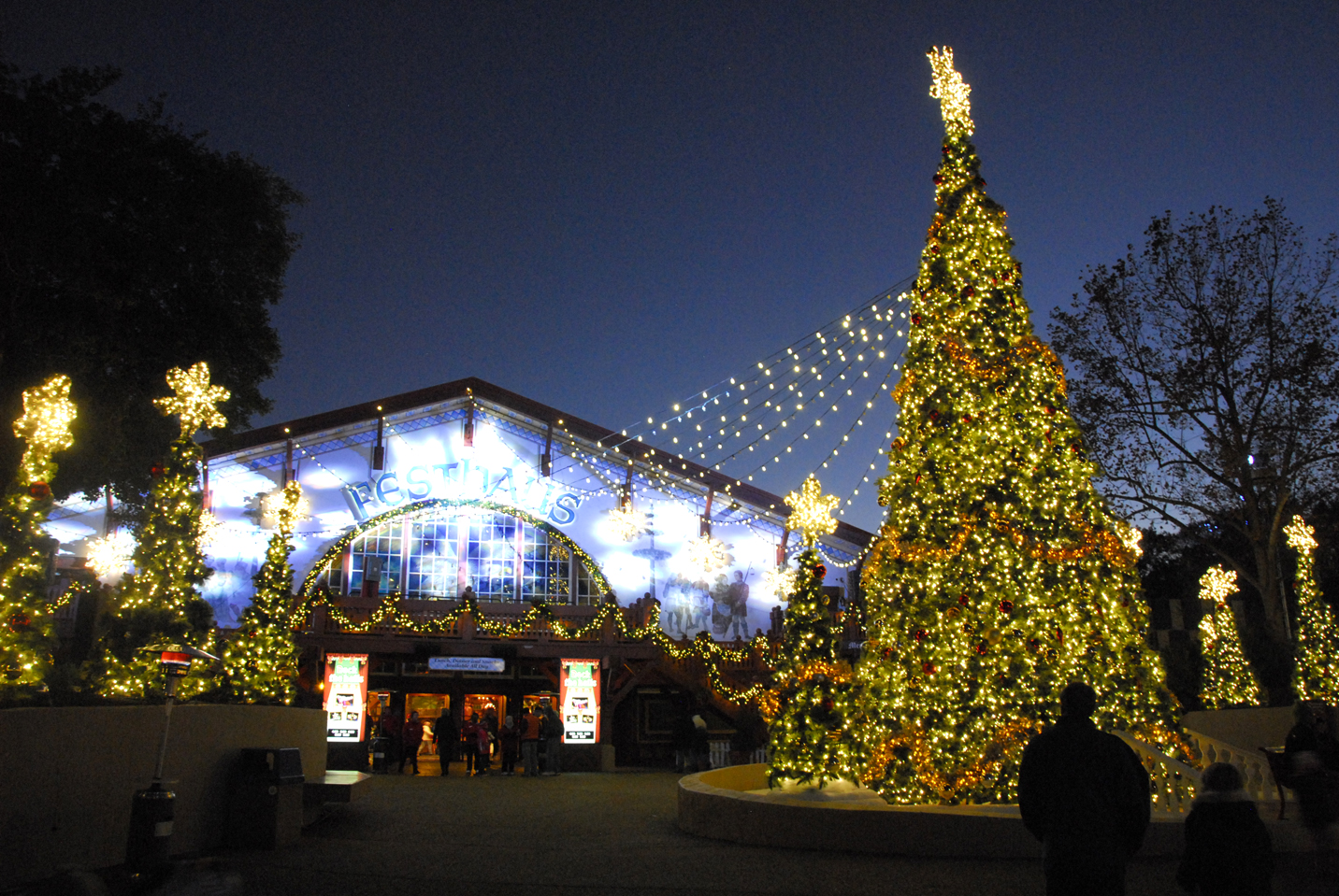 Busch Gardeens Va Christmas Town 2022 Photos: Christmas Town Comes To Life At Busch Gardens | Williamsburg  Yorktown Daily