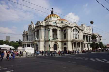 The lines to see the da Vinci exhibit wound around the block, often getting up to six hours long on a daily basis. (Courtesy Palacio de las Bellas Artes)