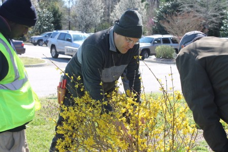 Retired York County extension agent Jim Orband provided Lackey Clinic volunteers from Williams Landscape & Design Inc. with educational tips on native plants. (Photo courtesy Lackey Clinic)