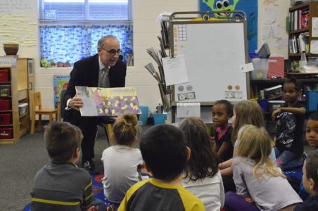 WJCC School Division Superintendent Steven Constantino reads "One More Sheep" by Mij Kelly to students at Matoaka Elementary School March 2, 2016. (Matthew Best/ WYDaily)