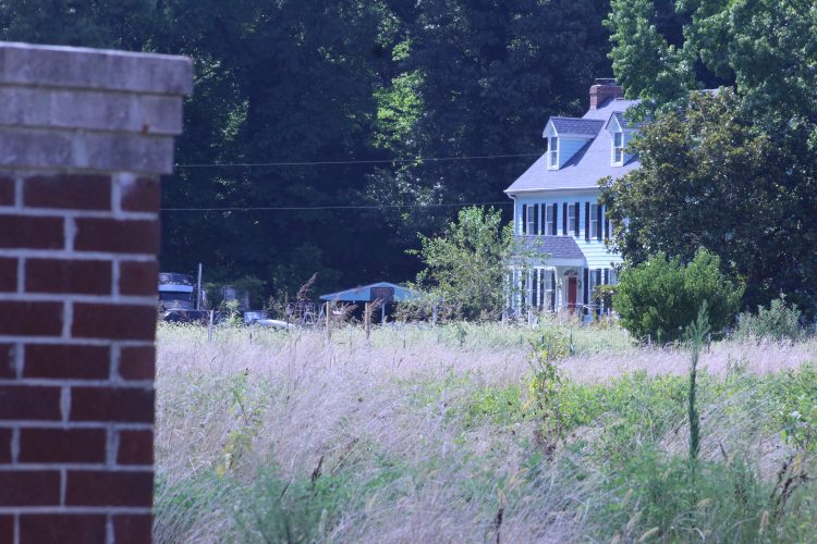 The farm's residents and the leadership at the Gospel Spreading Church have been involved in legal disputes over building permits and land rights for years. (Iris Hyon/WYDaily)