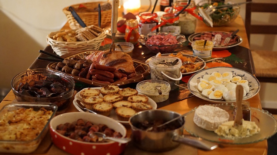 Julie Nance, William & Mary’s campus dietitian, has been leading workshops on healthy eating for members of the university community throughout the fall semester. (File photo/Pixabay)