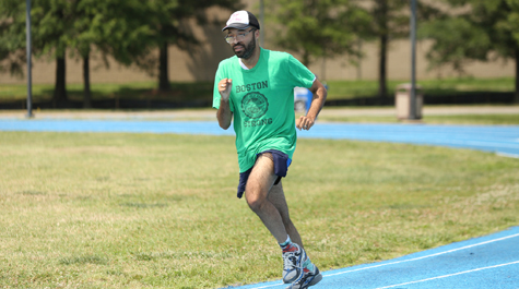 Legally blind, graduate student Michael Davis has run 16 marathons. (WYDaily/Courtesy of Stephen Salpukas)