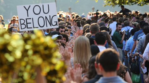 The William & Mary community welcomes new students to the university following the 2018 Opening Convocation ceremony. (WYDaily/Courtesy of Stephen Salpukas)