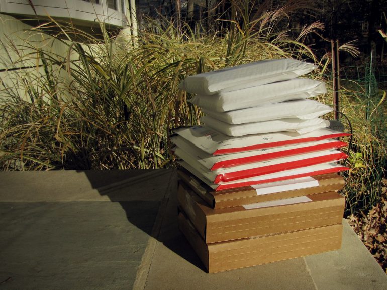 During the holidays, people are having packages delivered to their homes throughout the day, leaving them vulnerable to thieves. (WYDaily/Courtesy Flickr)