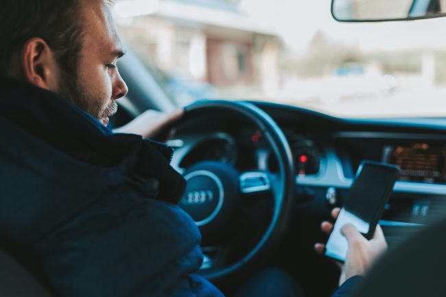 Staring in January, Virginia residents won't be able to hold their cell phone while driving. (WYDaily/ Courtesy of Unsplash)