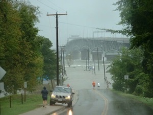 Storm surge covers Gloucester Point, Virginia during Hurricane Isabel in 2003. (VIMS/WYD)