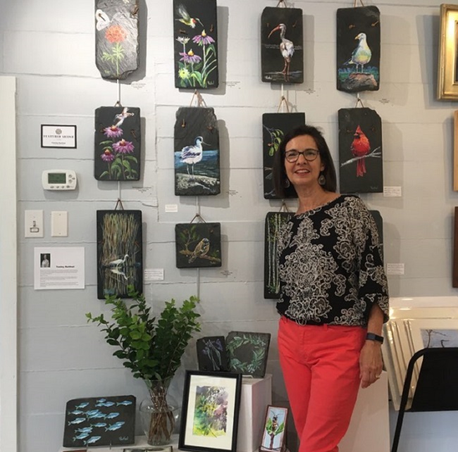 Tenley Raithel is a painter who was featured at On the Hill Gallery for the month of July 2021.